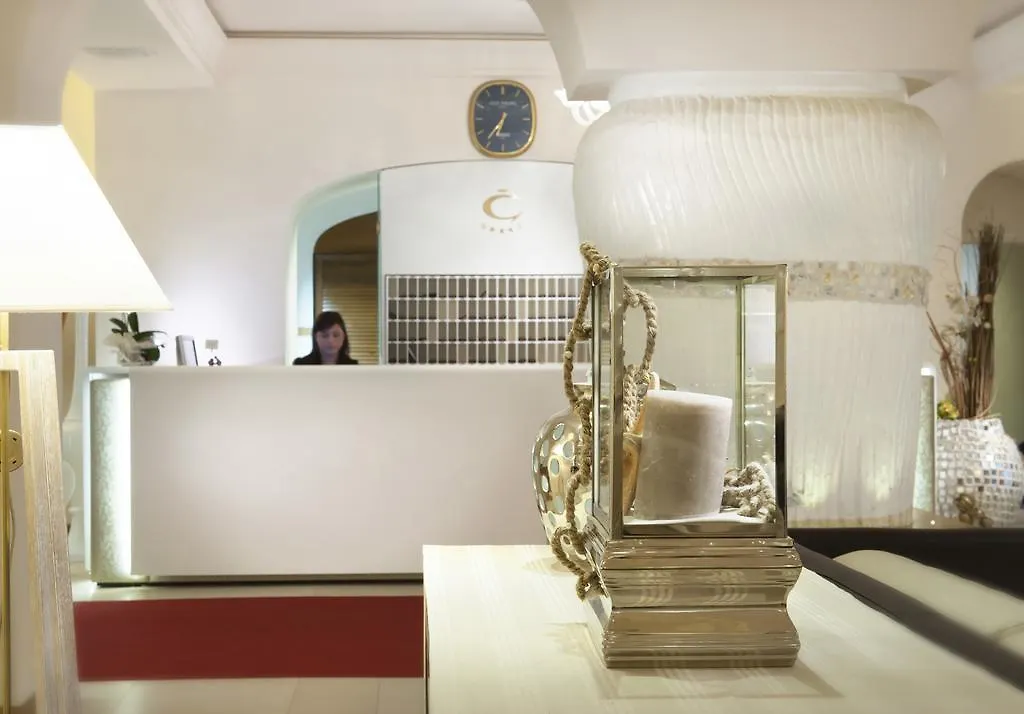 Hotel Corallo Riccione 4*,  Italien