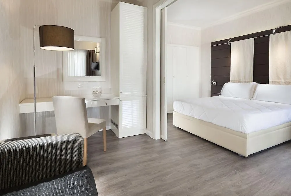 Hotel Corallo Riccione 4*,