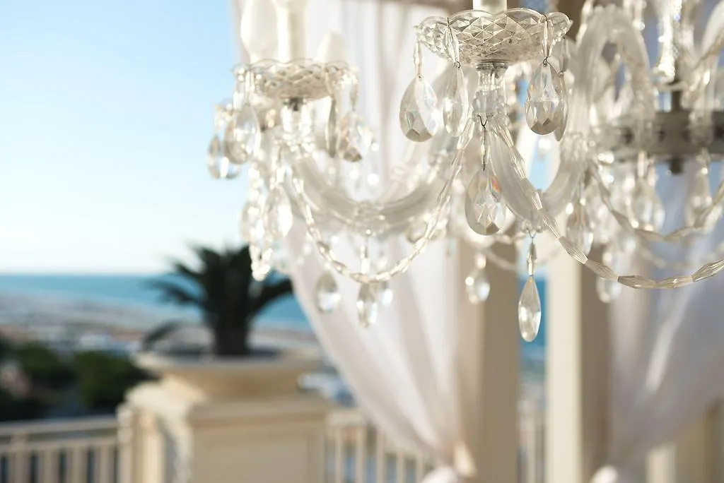 Hotel Corallo Riccione 4*,